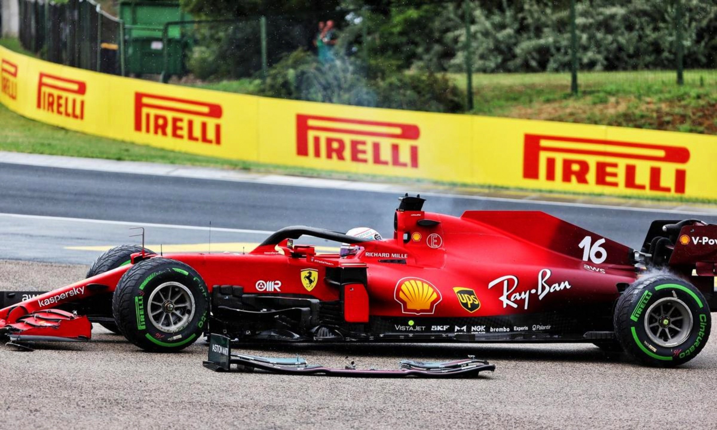 梅赛德斯碾压阿斯顿马丁,勒克莱尔统治全场 梅赛德斯碾压阿斯顿马丁,勒克莱尔统治全场